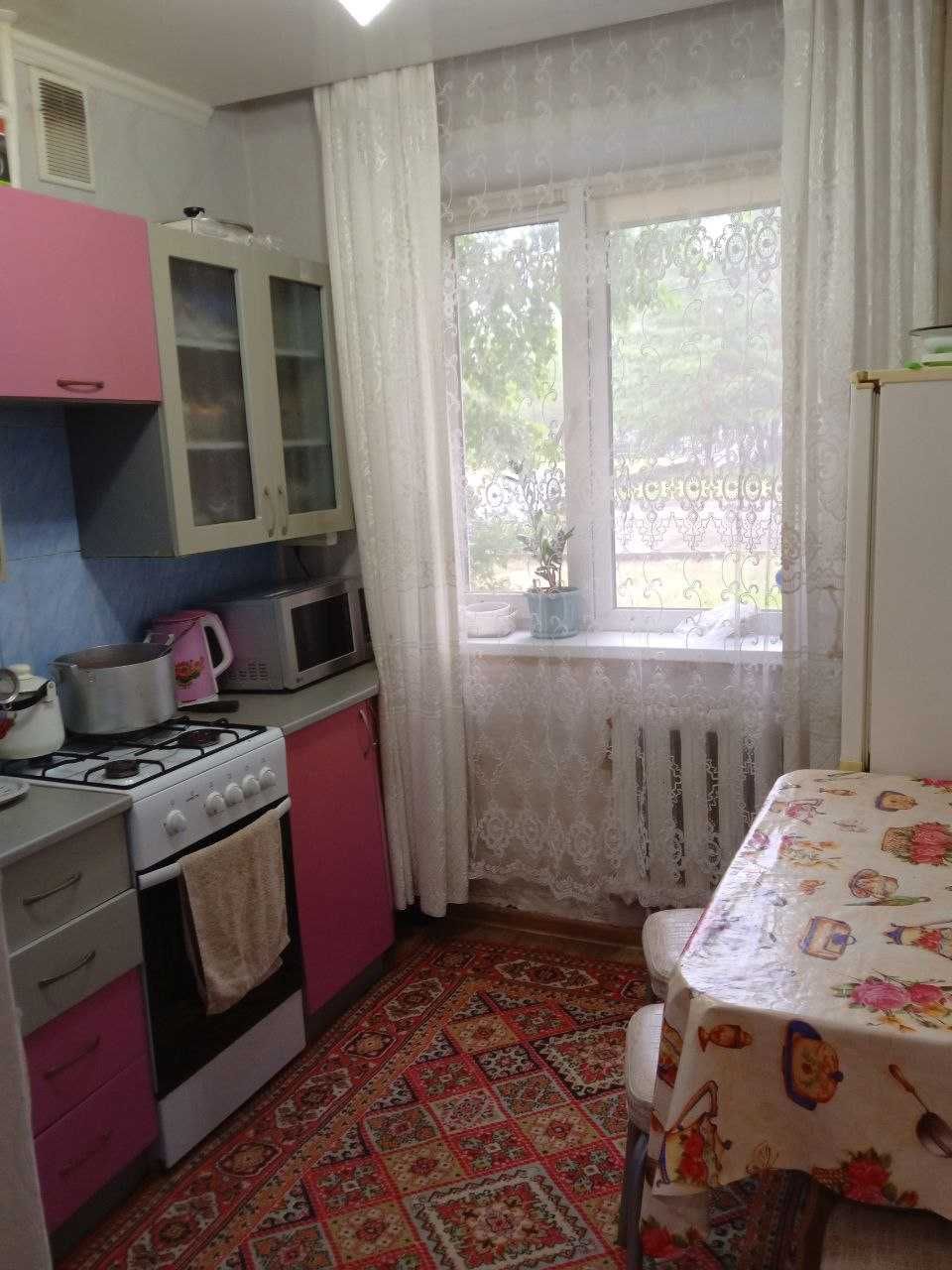 Продам 2 комнатную по Маяковского ( ДК Мирас)