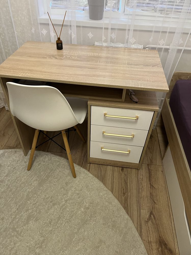 Продам шифоньер и комп.стол