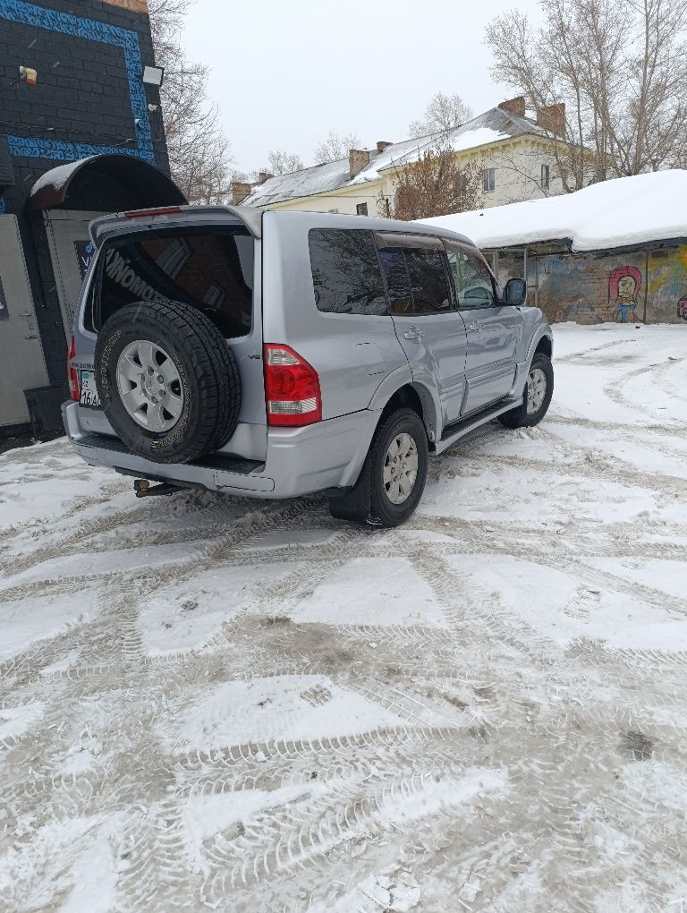 Продам авто Митсубиси паджеро
