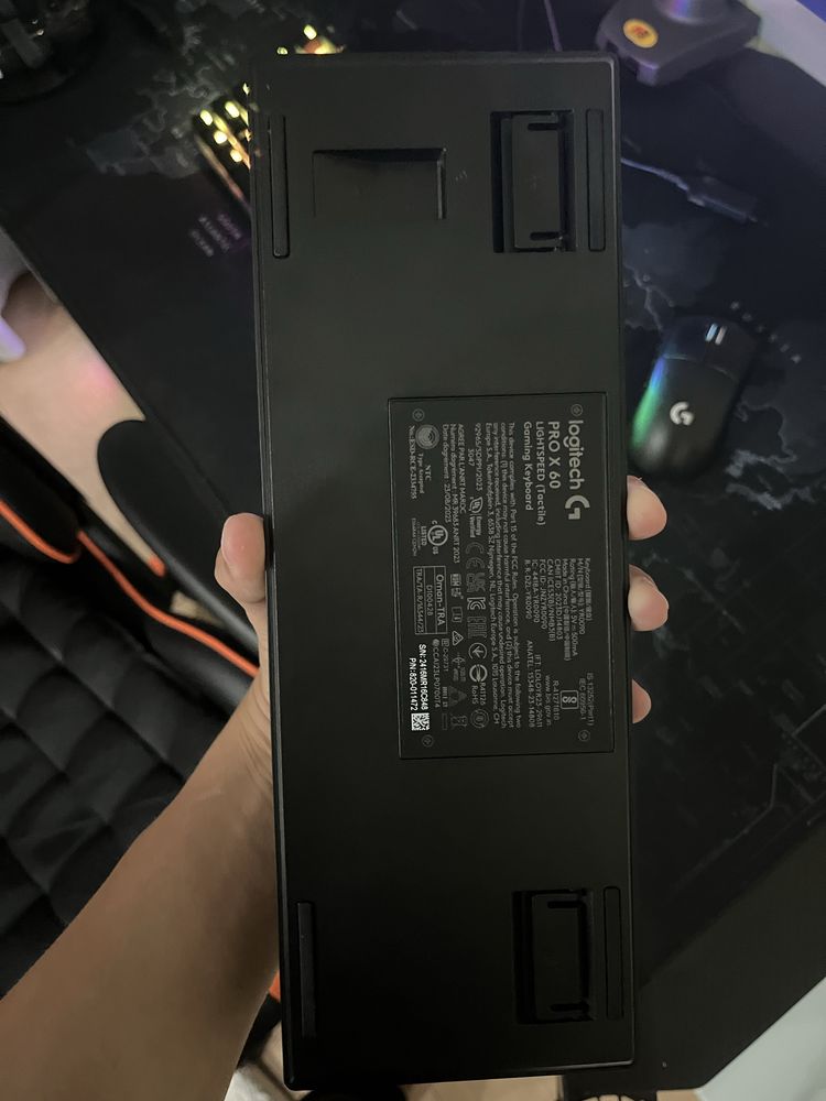 Продам почти новую клавиату logitech