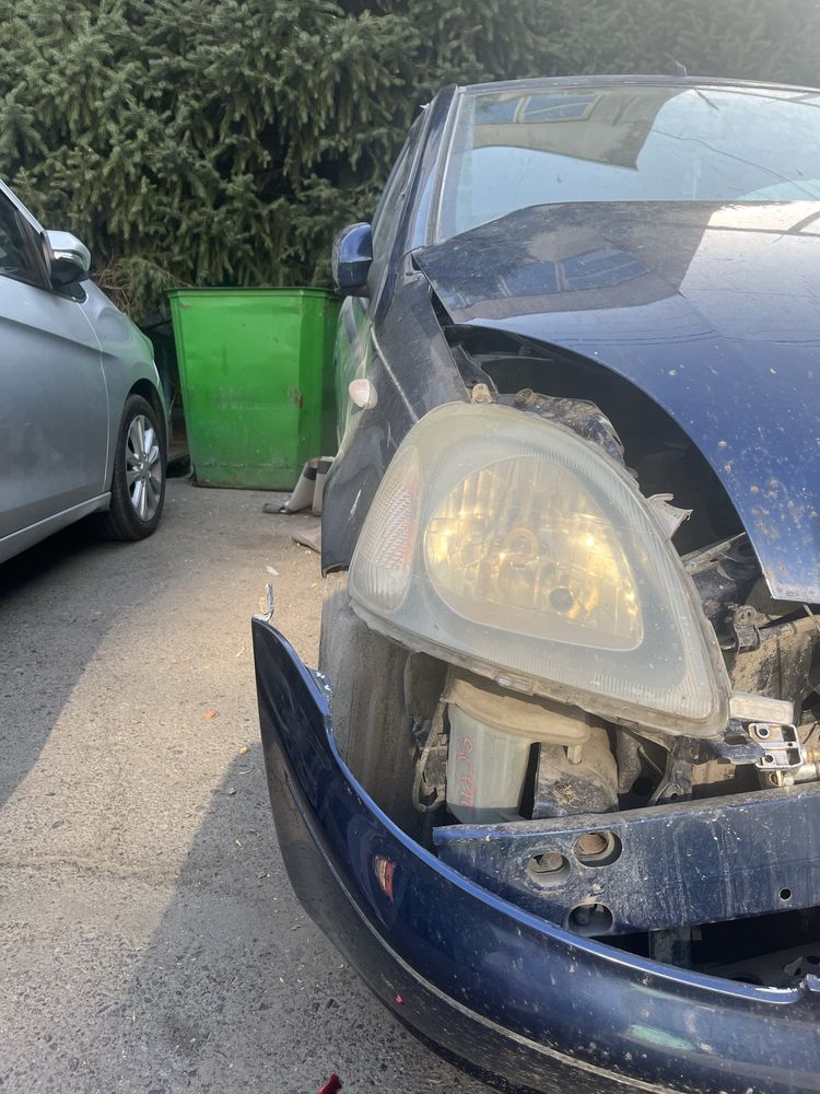 Toyota vitz clavia после ДТП
