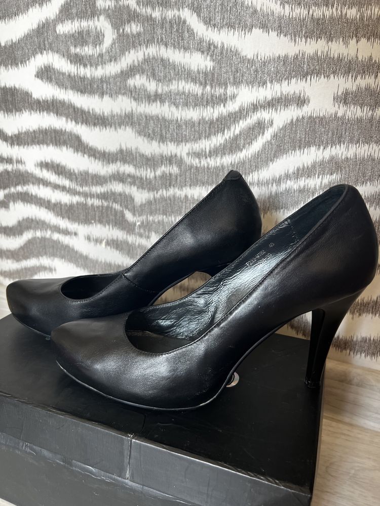 Продам туфли 39 размер