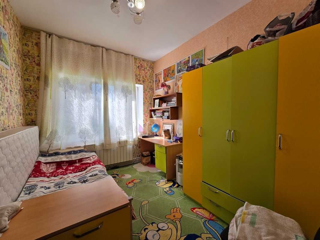 Продам 5-комнатный дом в районе Достык-Оспановой, на Ладушкина