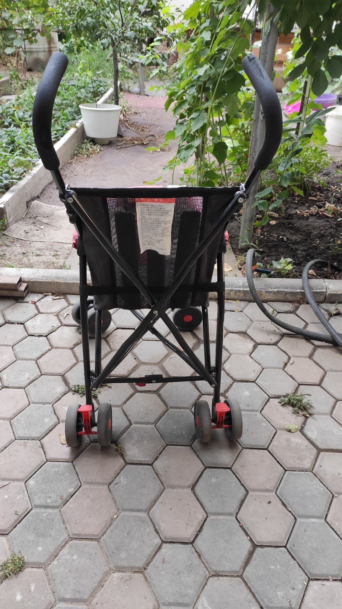 Продам прогулочную коляску