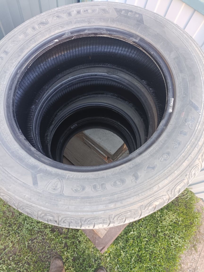 Продам шины 225/65/17
