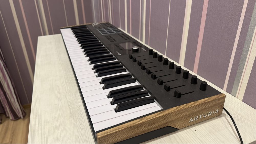 MIDI клавиатура Arturia KeyLab Mk3 61keys