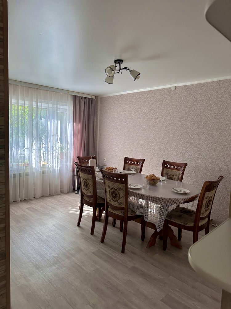 Продам 3-х комнатную квартиру в Заречном + гараж