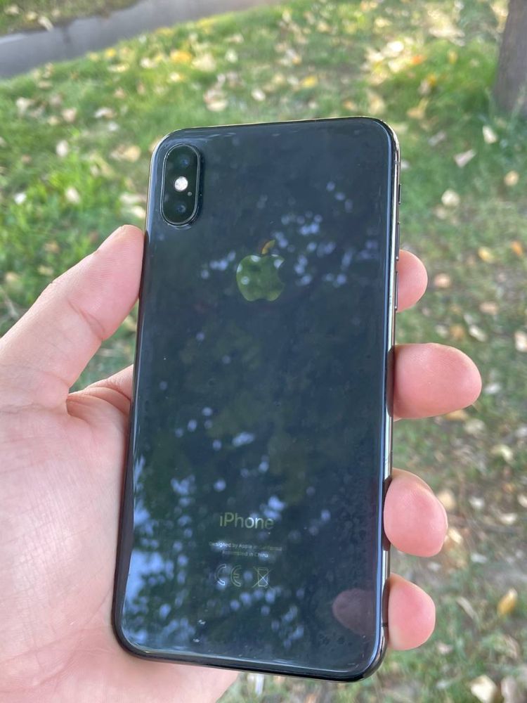 iPhone xR в хорошем состояние
