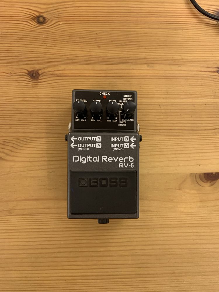 Продам педаль Boss RV‑5 Digital Reverb