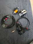 Набор из HDMI кабеля, старых 3.5 jack наушников, мышки и вебки.
