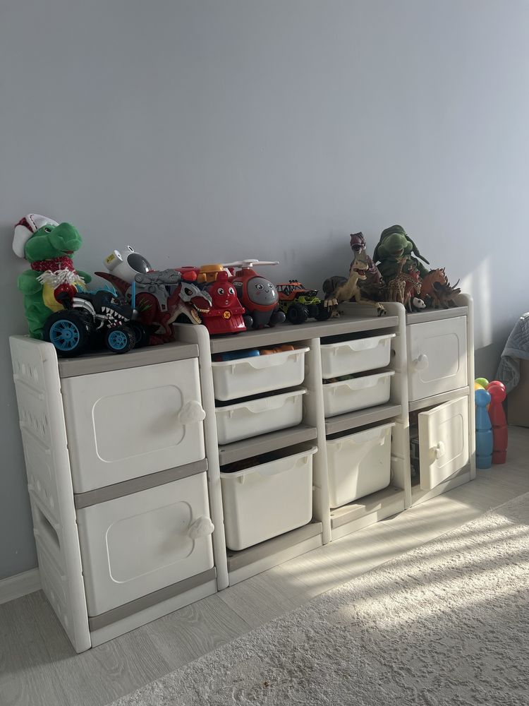 Продам детский стеллаж для игрушек.