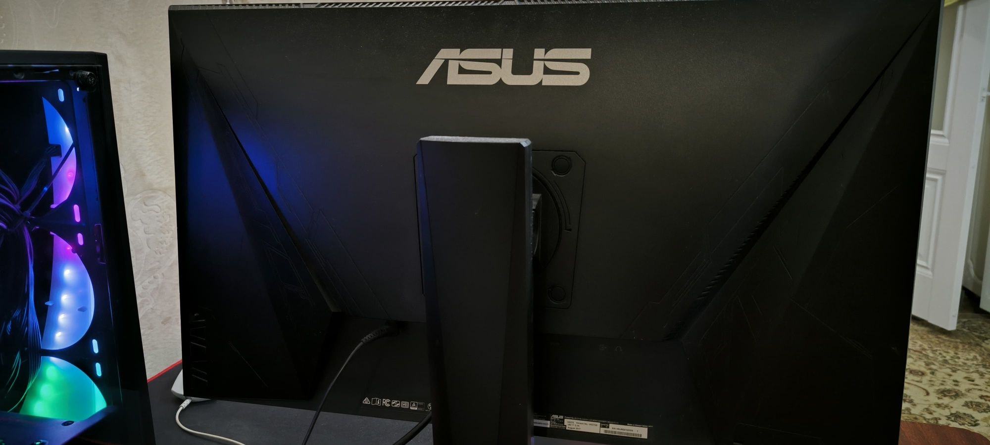 Игровой монитор Asus