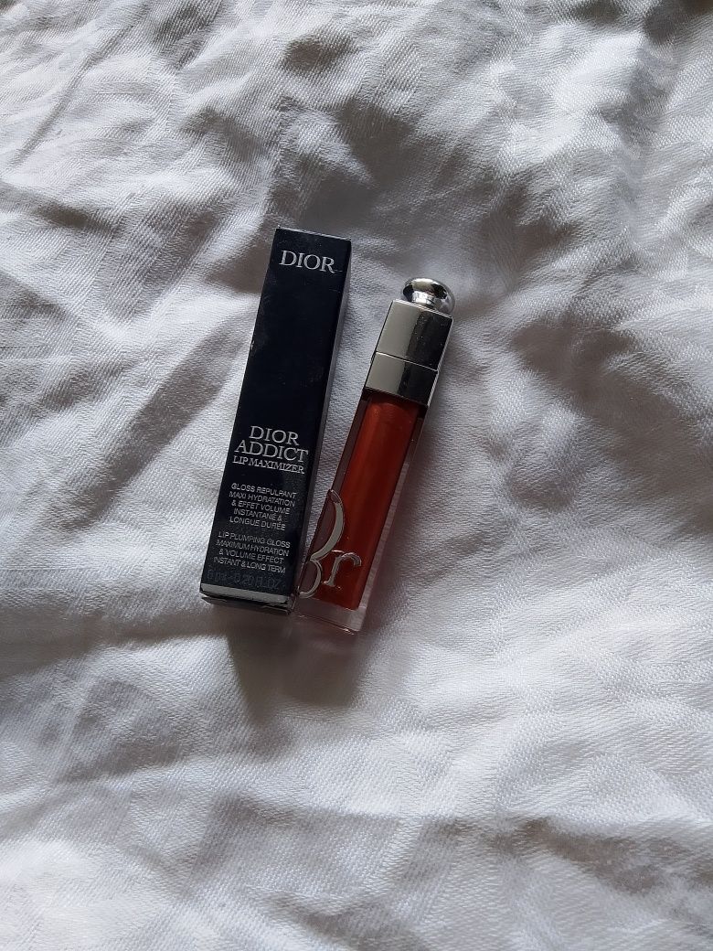 Продаю блеск от Dior оригинал с коробкой