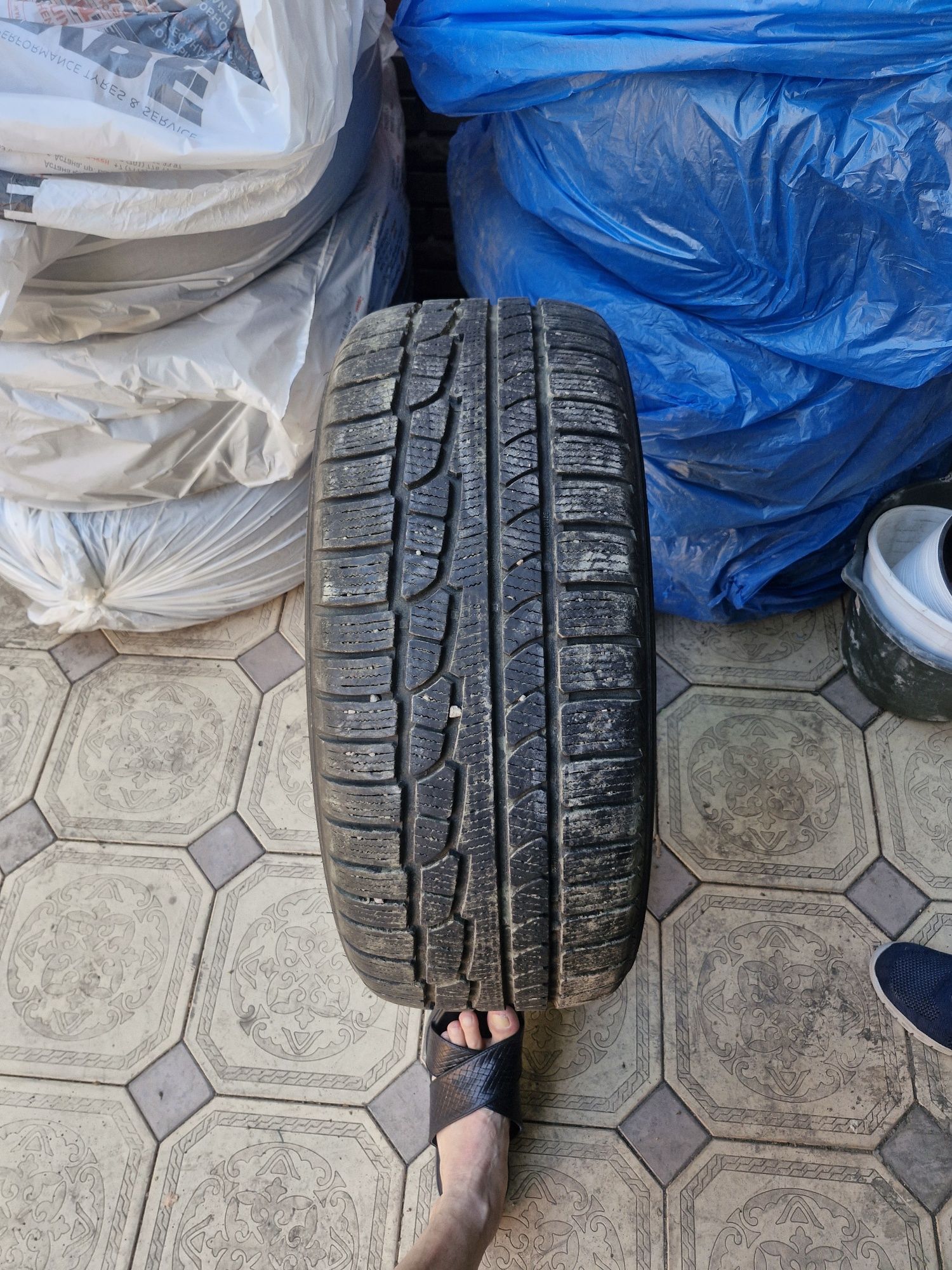 Шины комплект зимние Nokian