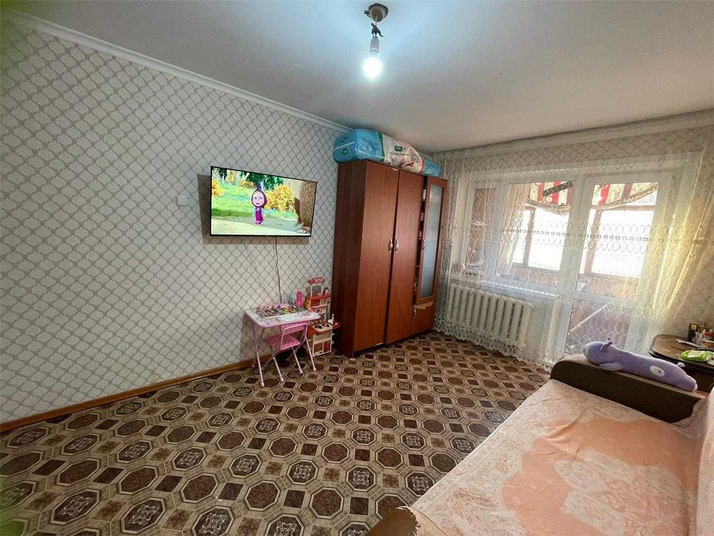 Продам 1-комнатную квартиру 17 микр. Не в залоге!!! 3-этаж.