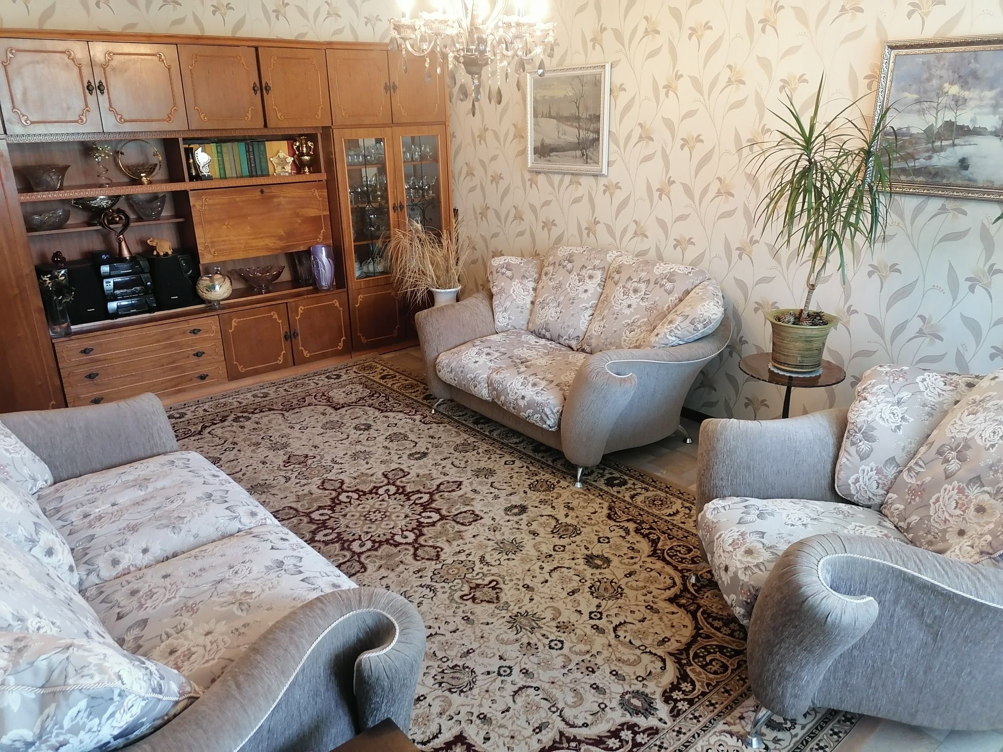 Продам четырёх комнатную квартиру