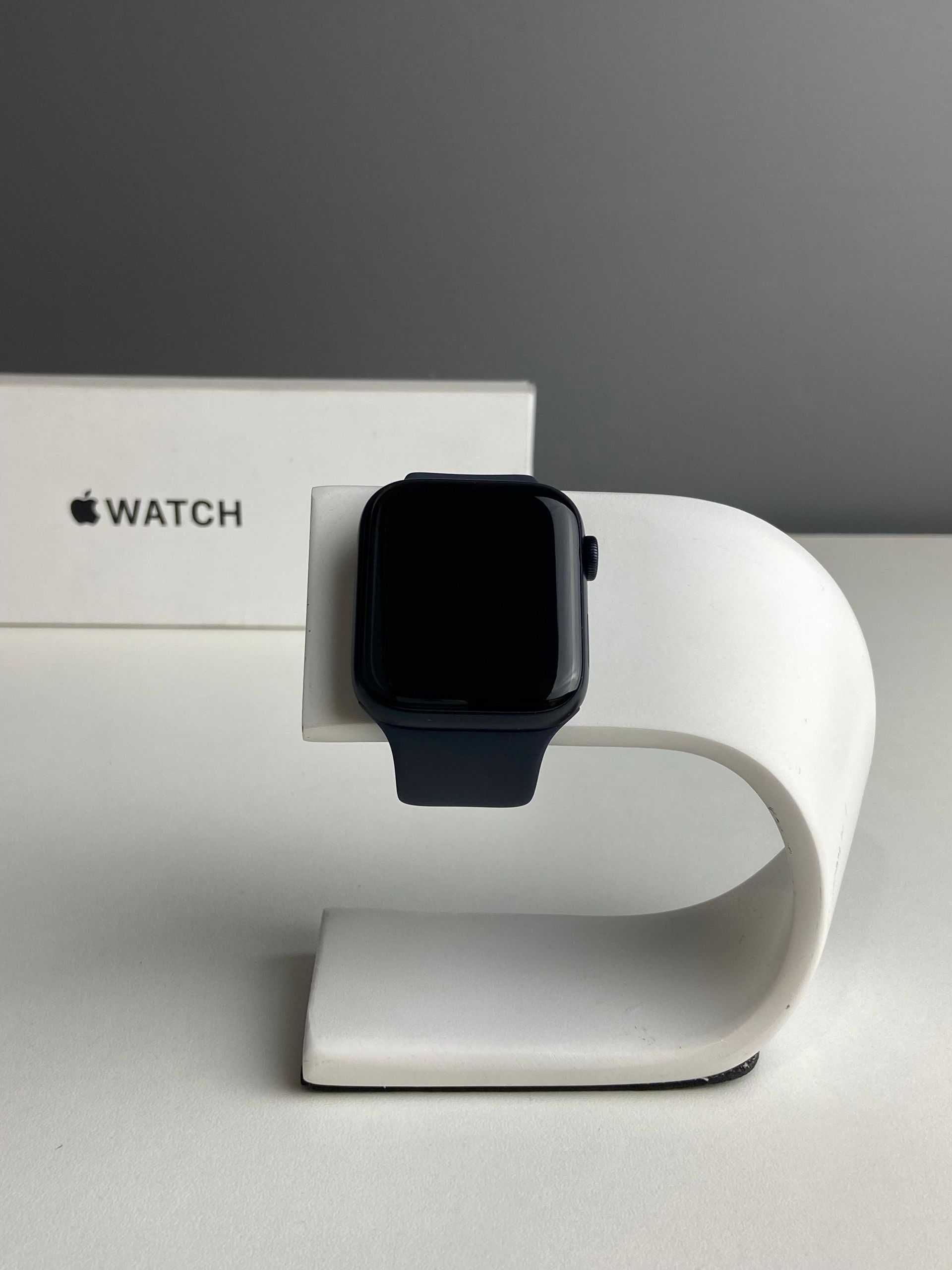 Ломбард Белый Алматы Apple Watch SE 44 мм (2е пок) чёрный арт. 145013