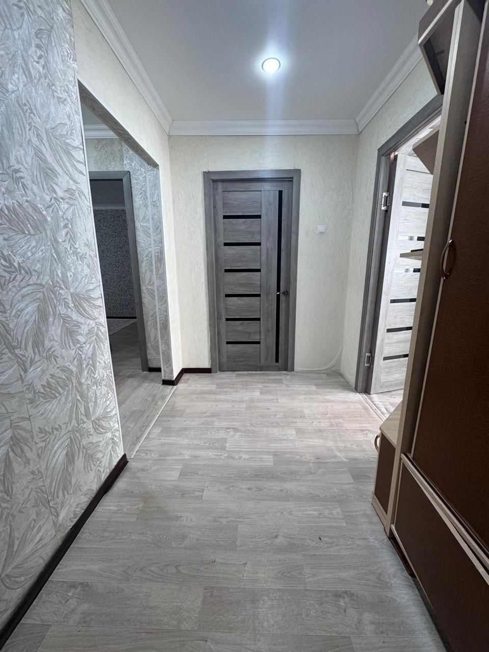 37Б үйден 3бөлмелі пәтер сатылады!