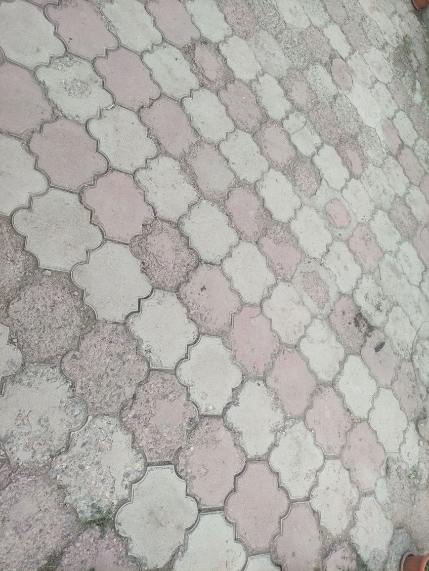 Отдам даром брусчатку