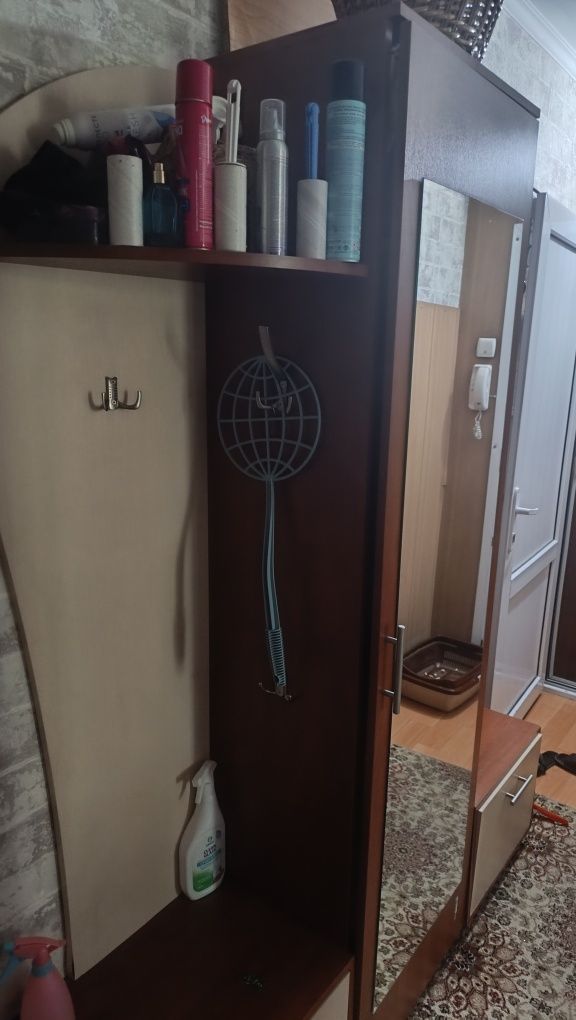 Продам шкаф в прихожую