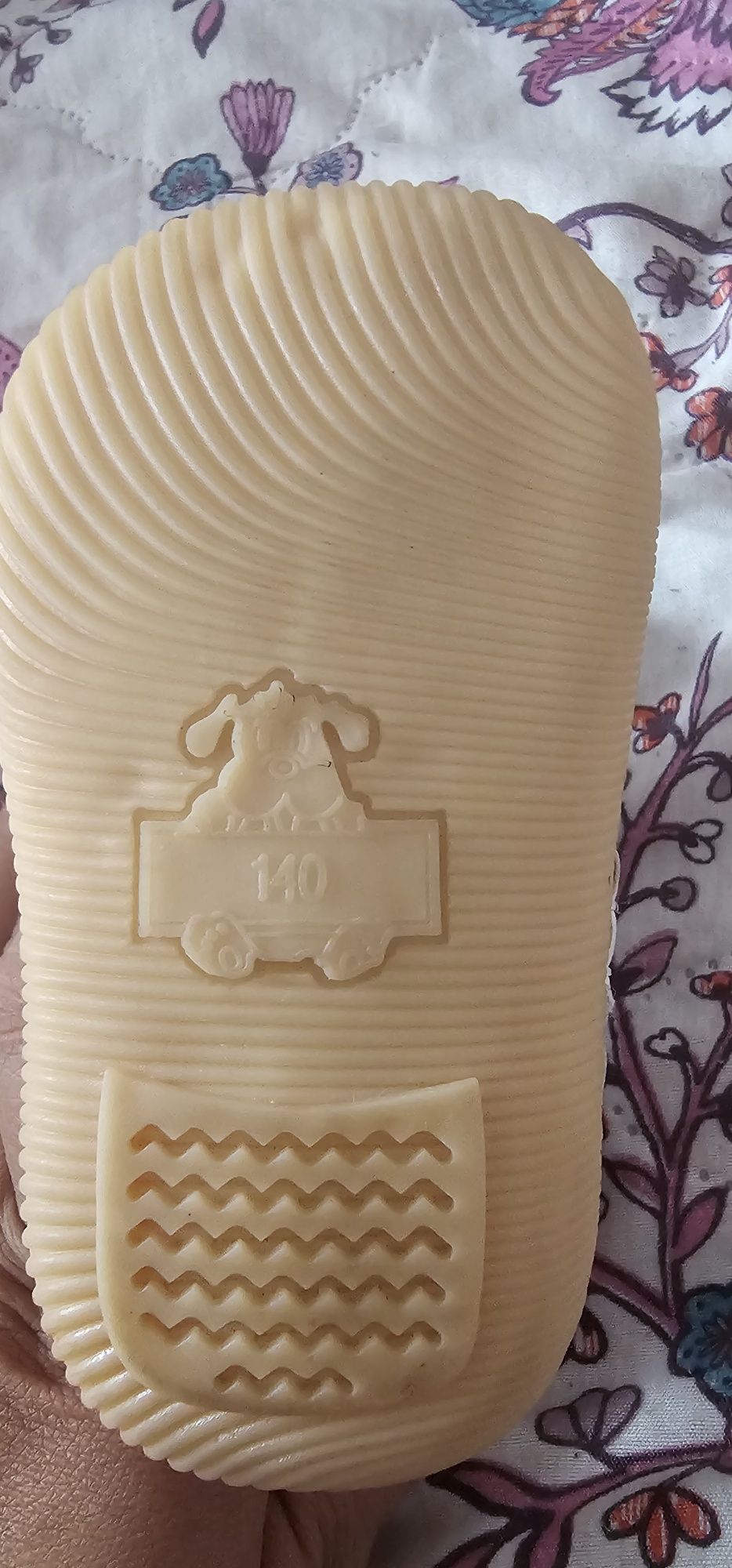 Продам ботиночки на меху.