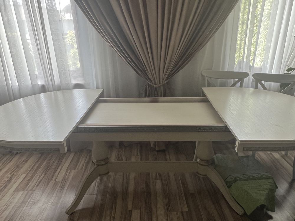 Продам новый стол из дерева