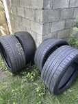 4 шины (1 поврежденная) Pirelli 265/40 R22 106V