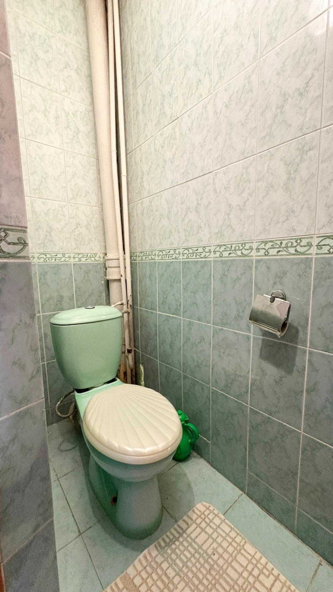 продается 2 ком в центре Айым