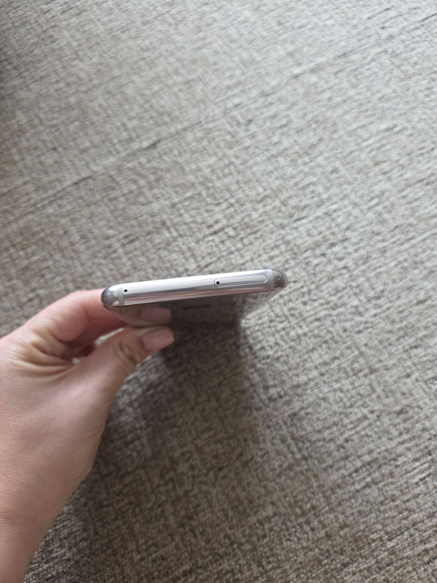 Samsung galaxy s8 в хорошем состоянии