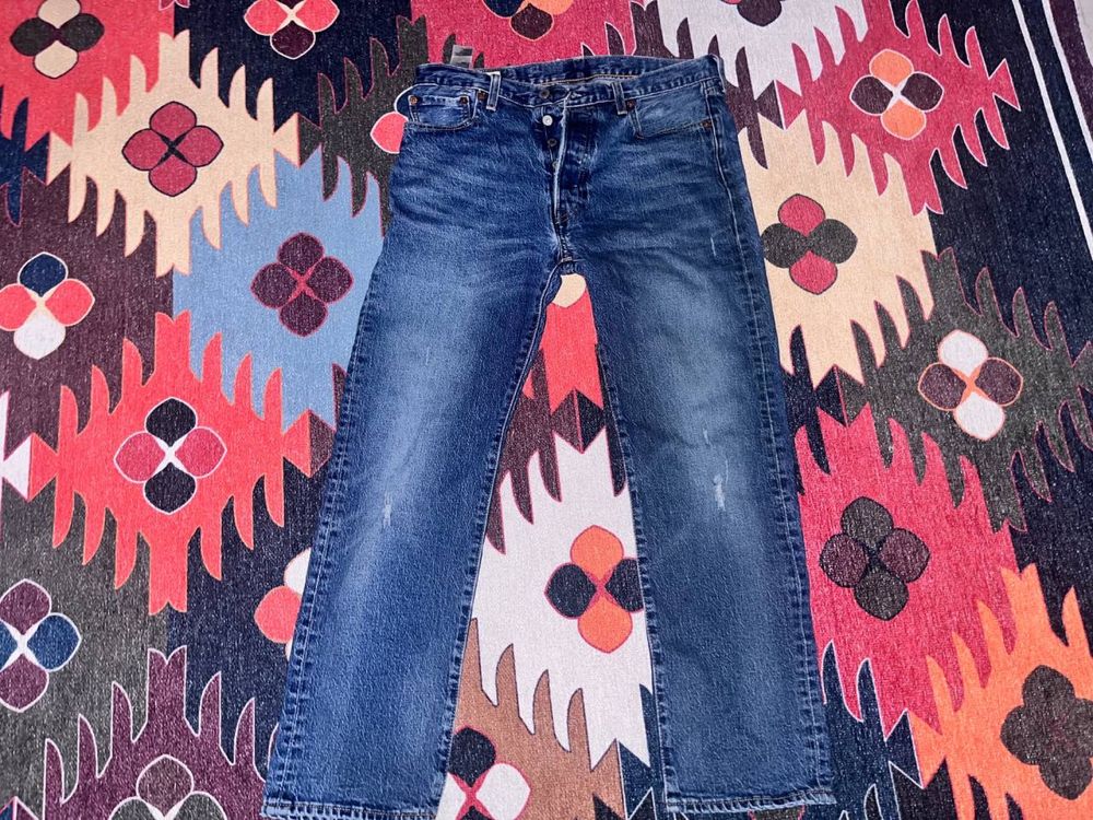 levi’s.