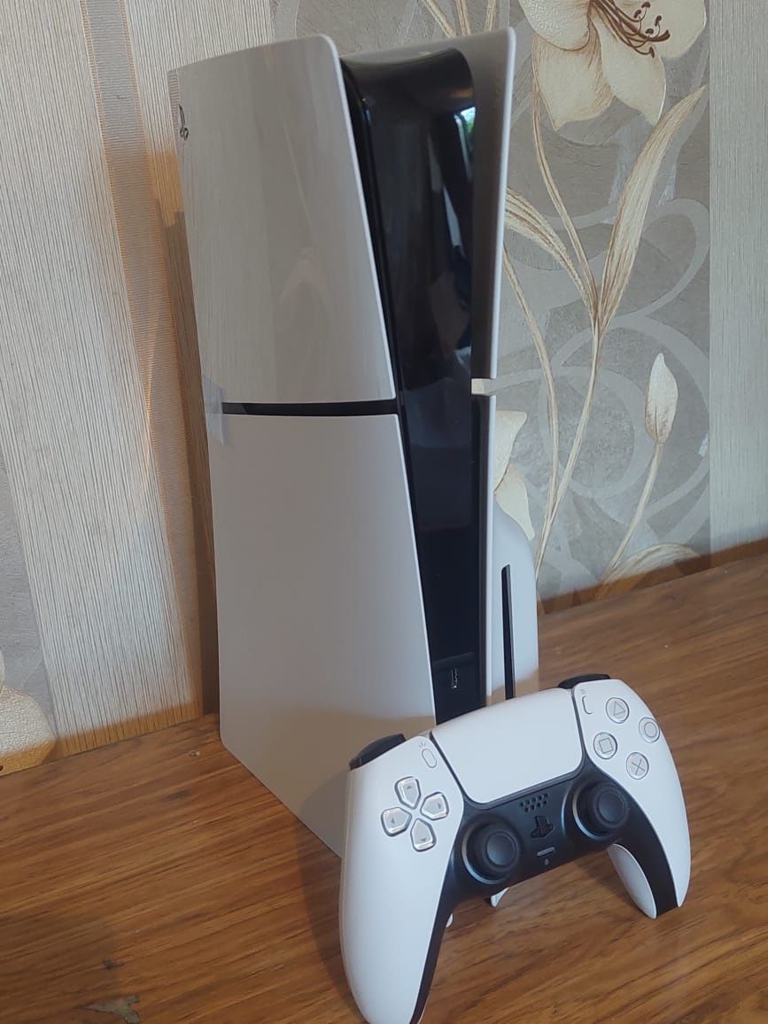 Продаю PS 5 Slim 1ТРБ