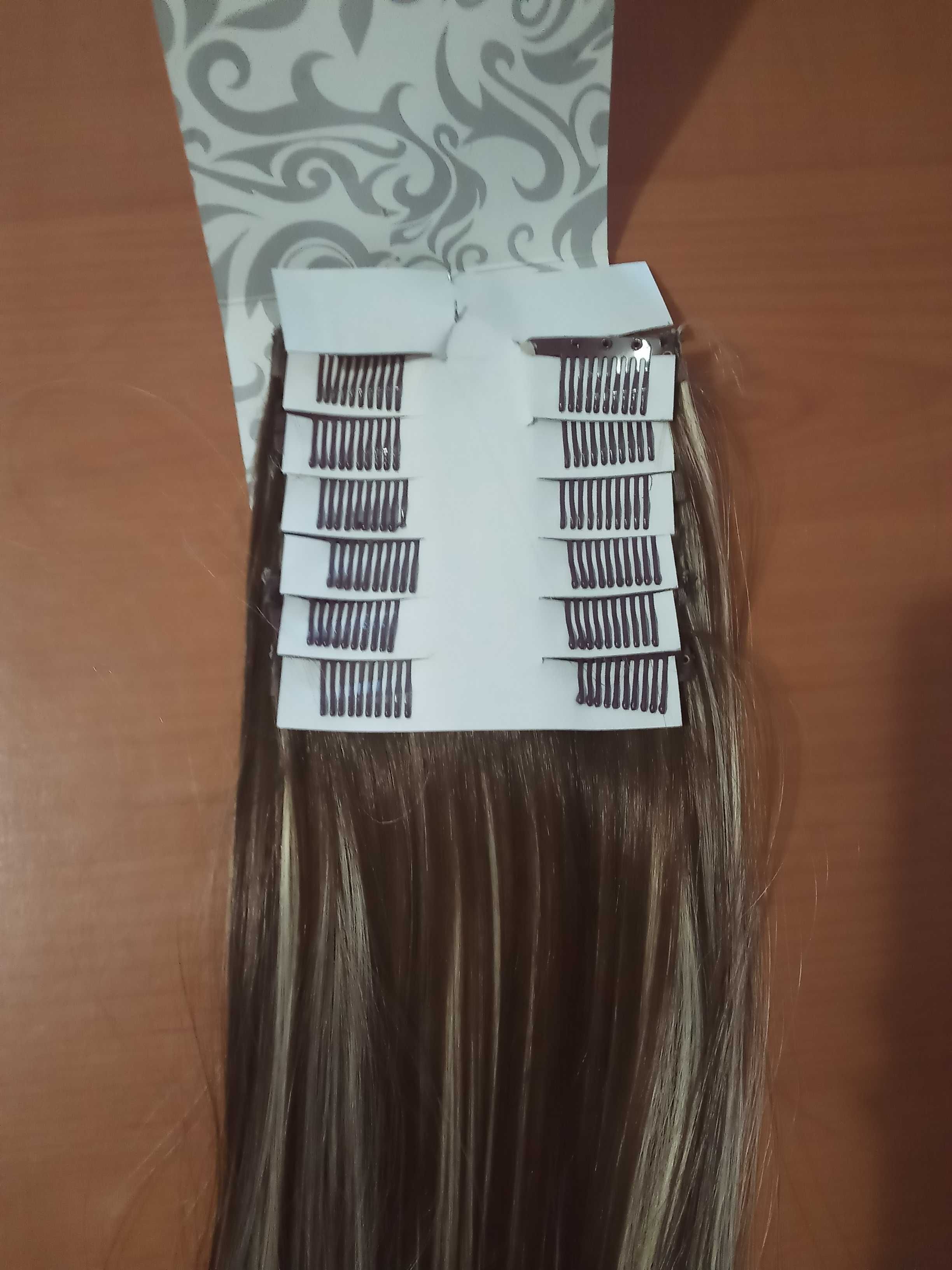 Пряди на заколках