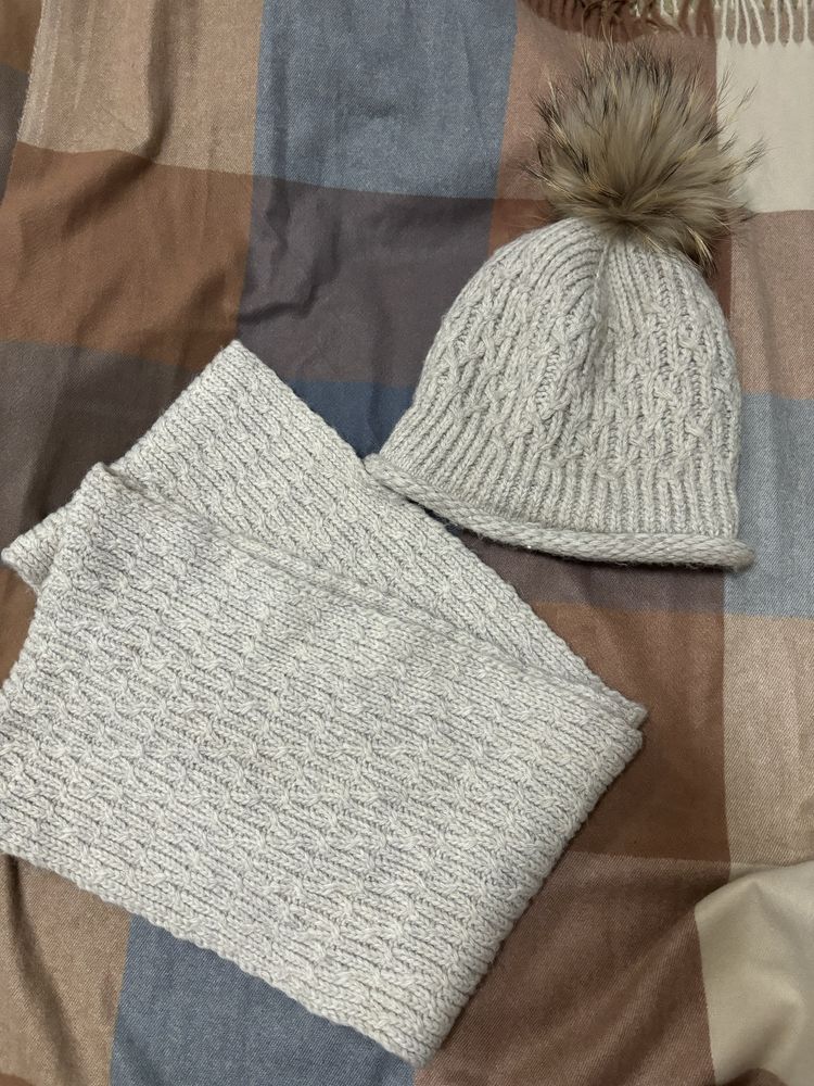Продам шапки две пары