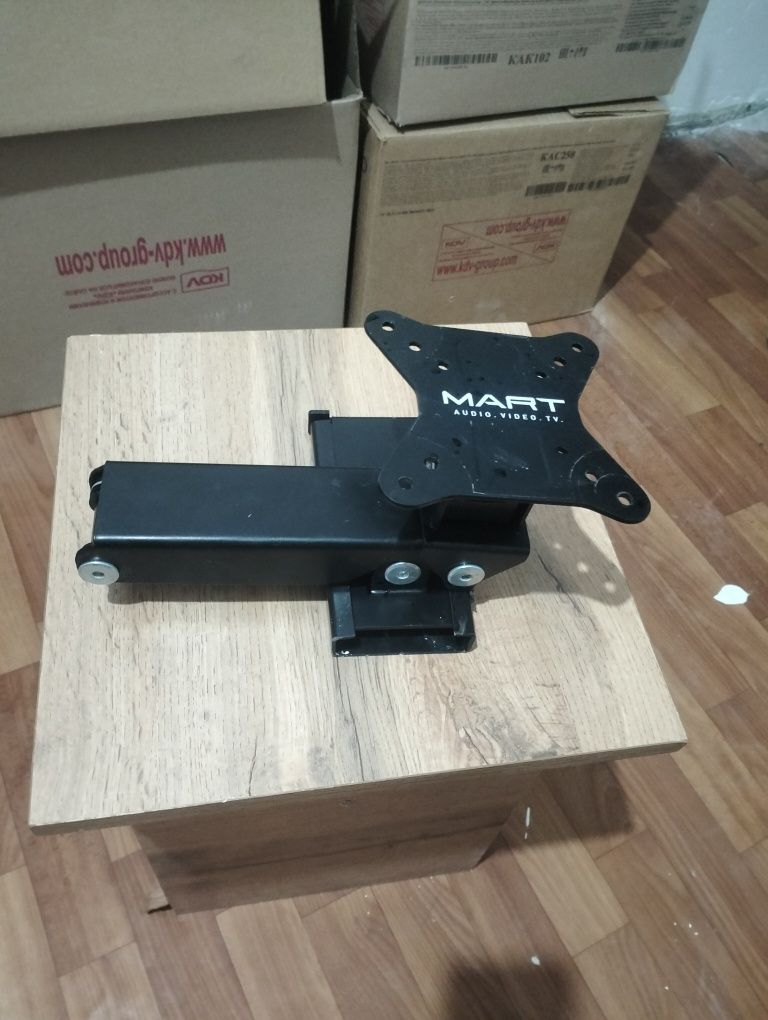Продам кронштейн
