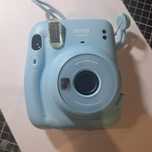 instax mini 11 в голубом цвете