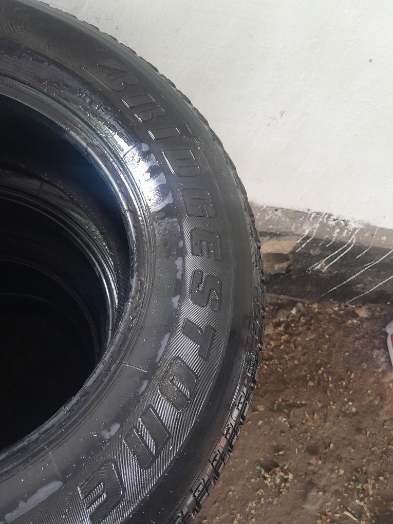 Bridgestone 265/65/17