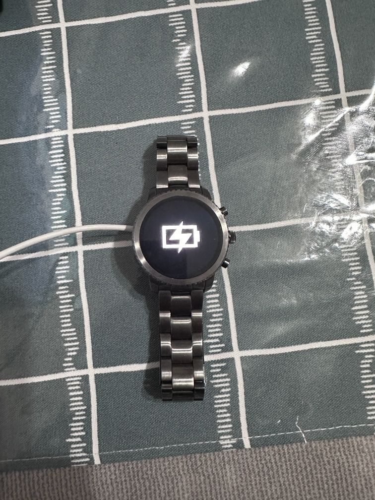 Смарт часы Fossil