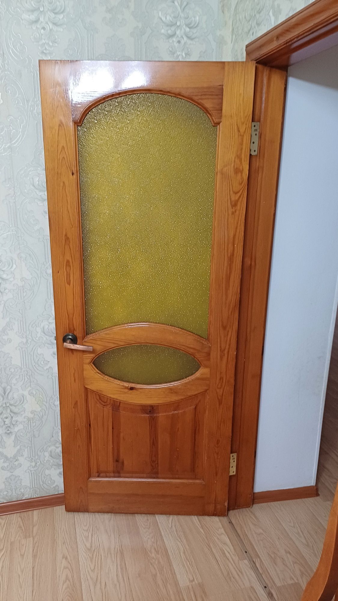 Продам Межкомнатные дверей 8шт