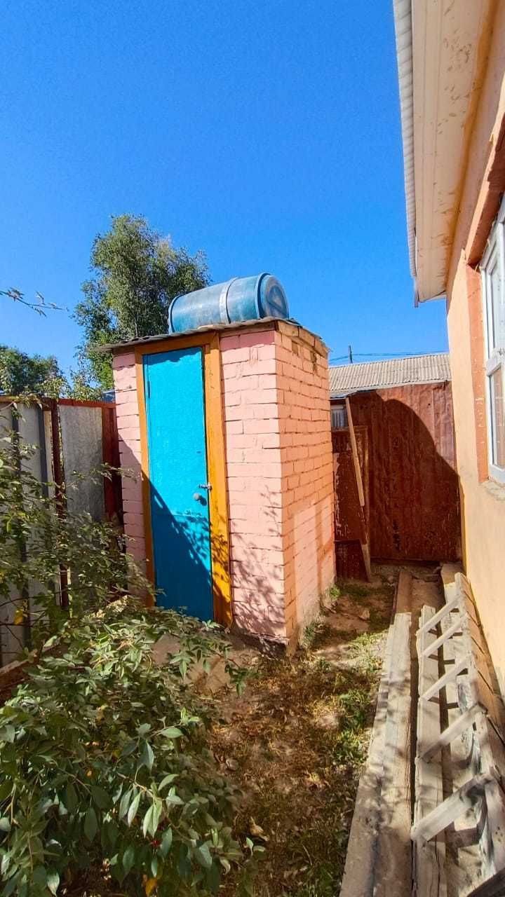 Продам 2 дома во 1 дворе