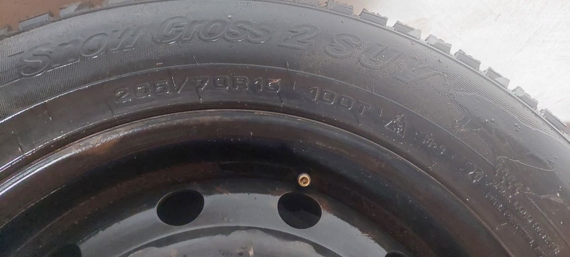 Колеса зимние в хорошем состоянии