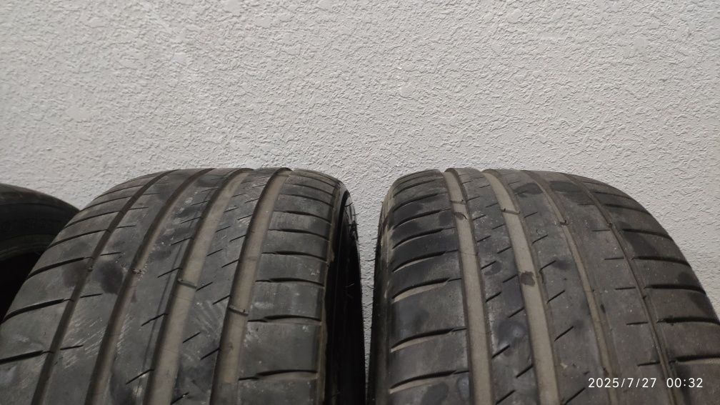 Комплект летних шин Michelin 235/45 R18