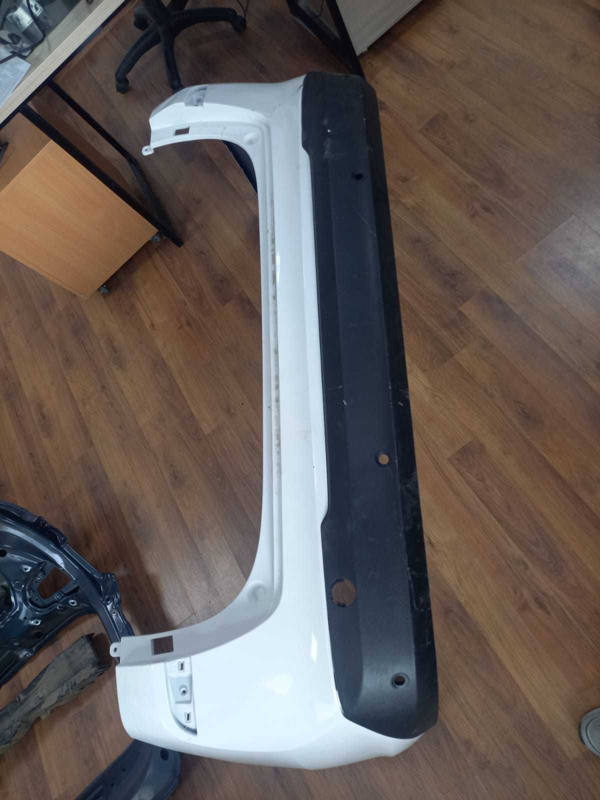 Задний бампер на Hyundai i30 (Белый)