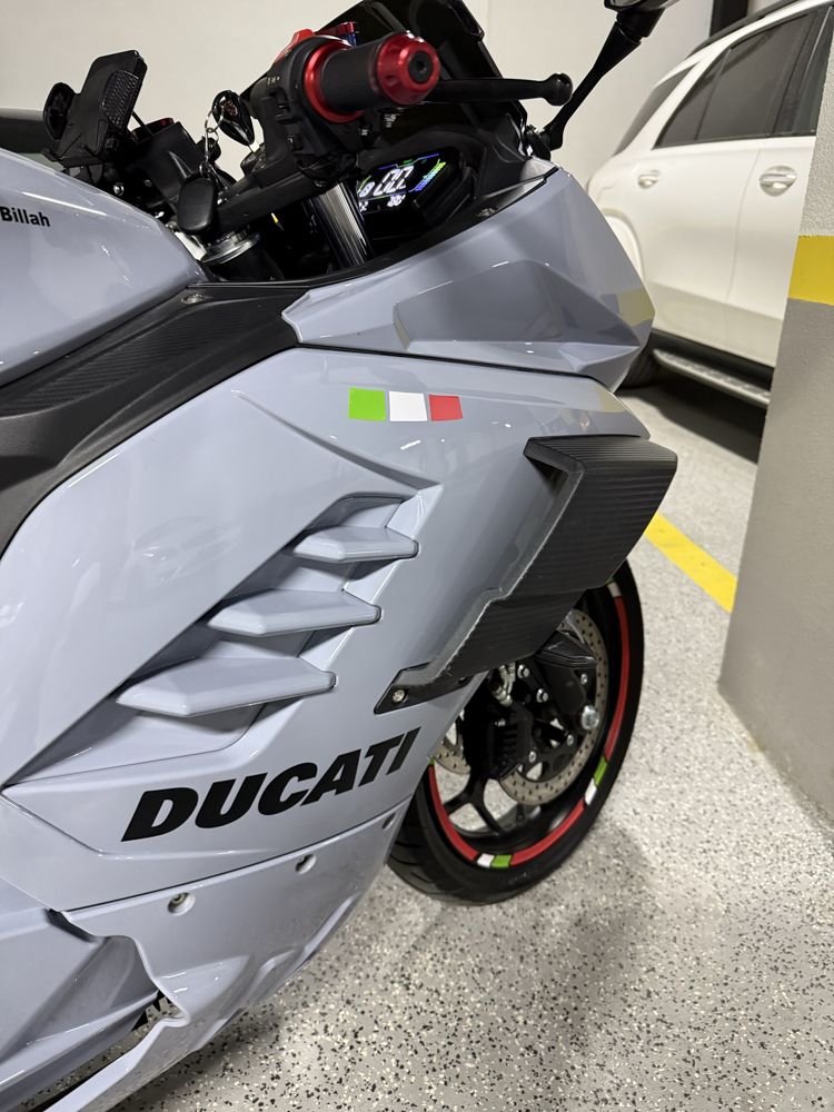 Электромотоцикл Ducati Panigale V4