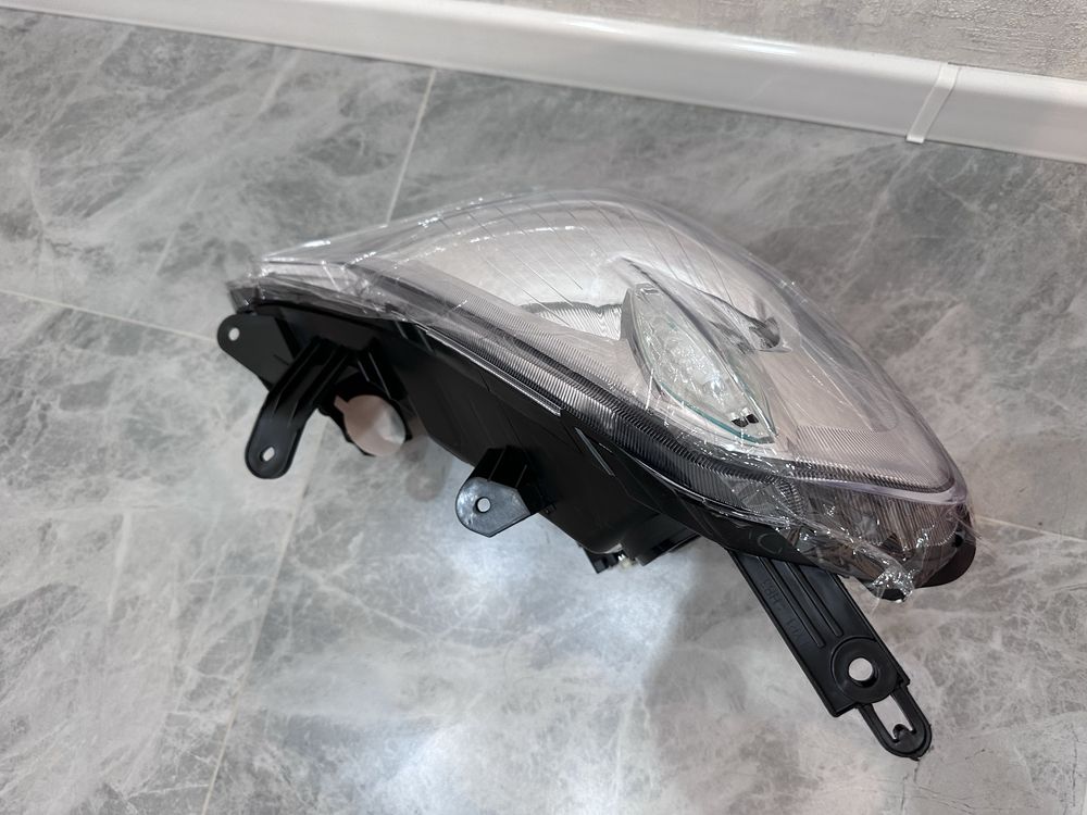 Nissan Bluebird/Almera  фара
