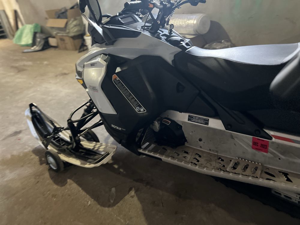 Продам снегоход BRP 900 Grand Touring