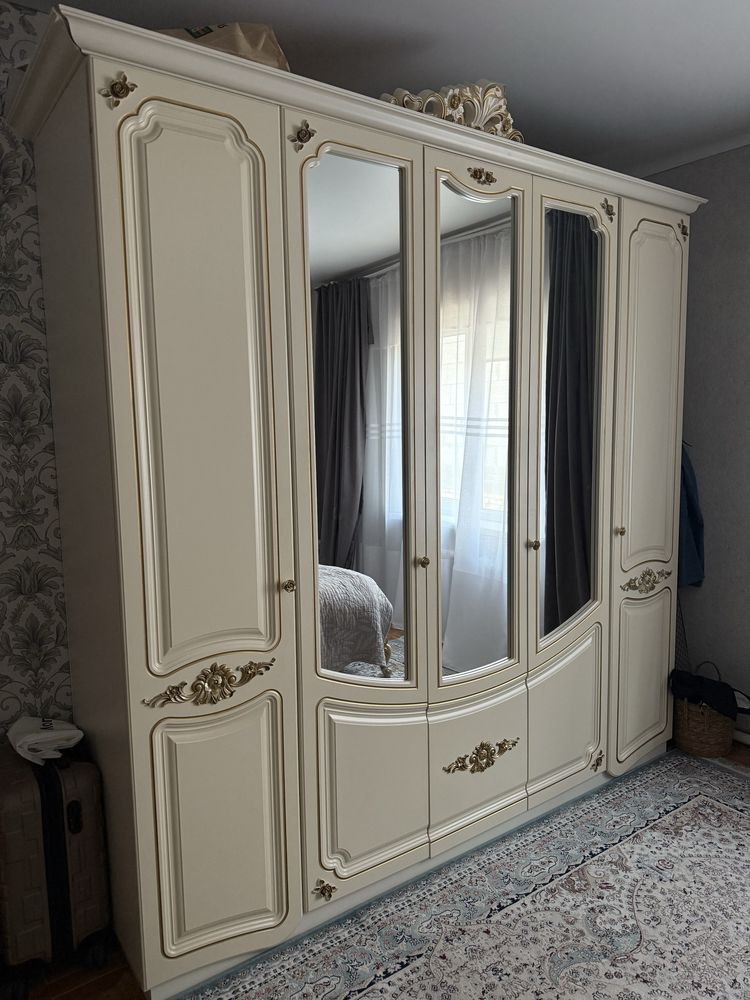 Продам Гарнитур для спальни