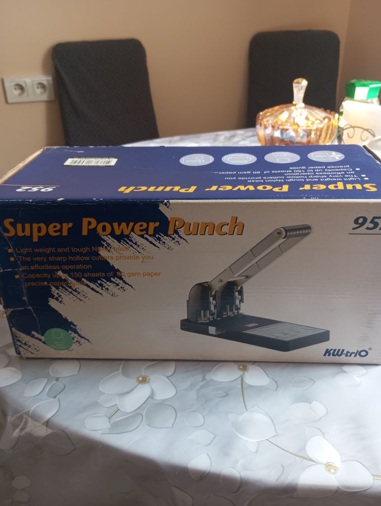Продам дырокол KW-trio 952