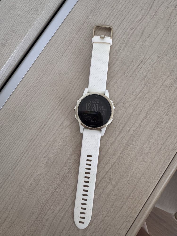 Смарт-часы Garmin Fenix 5S Sapphire