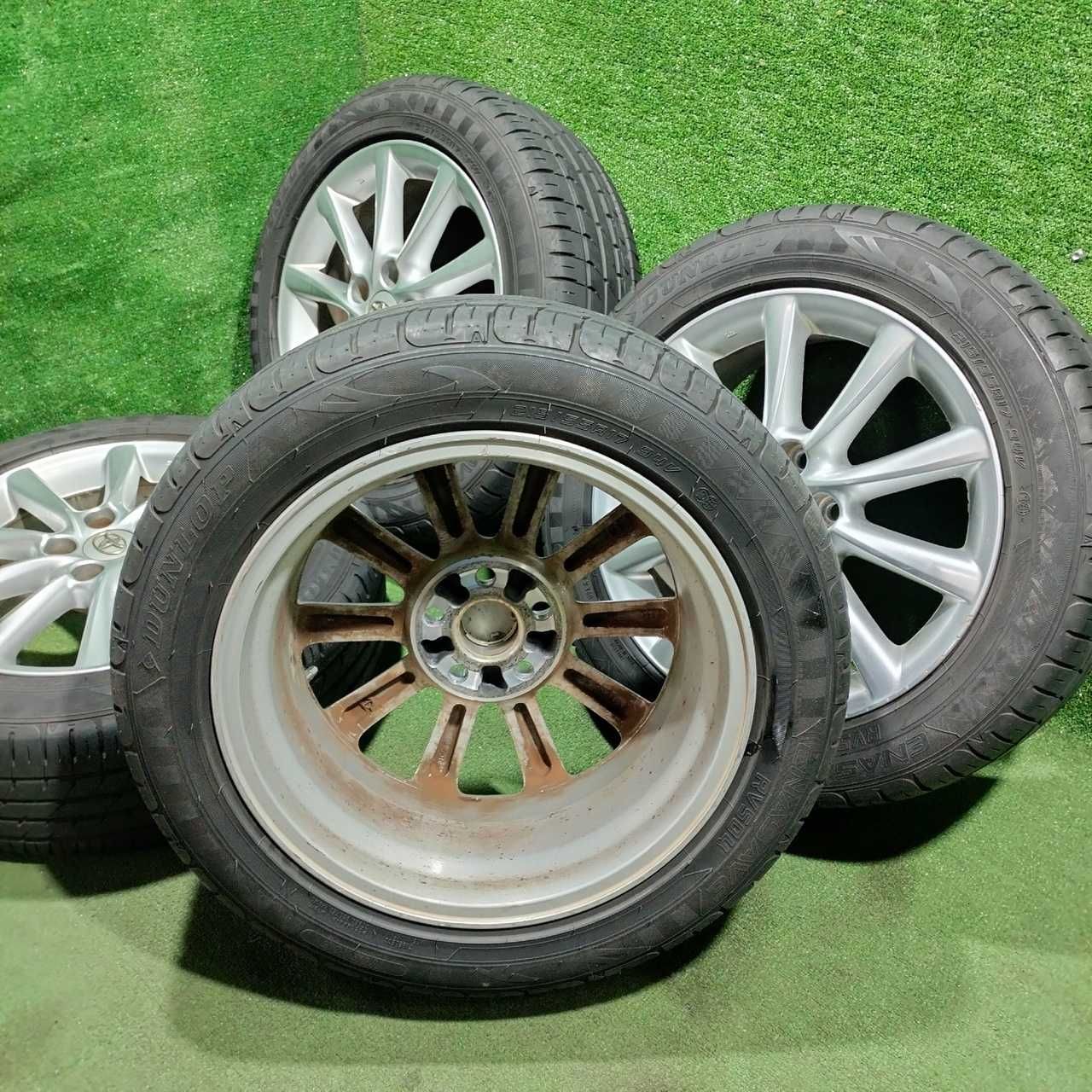 Продам Диск с шинами Dunlop RV504 Estima рестайлинг 215/55 R17 летний