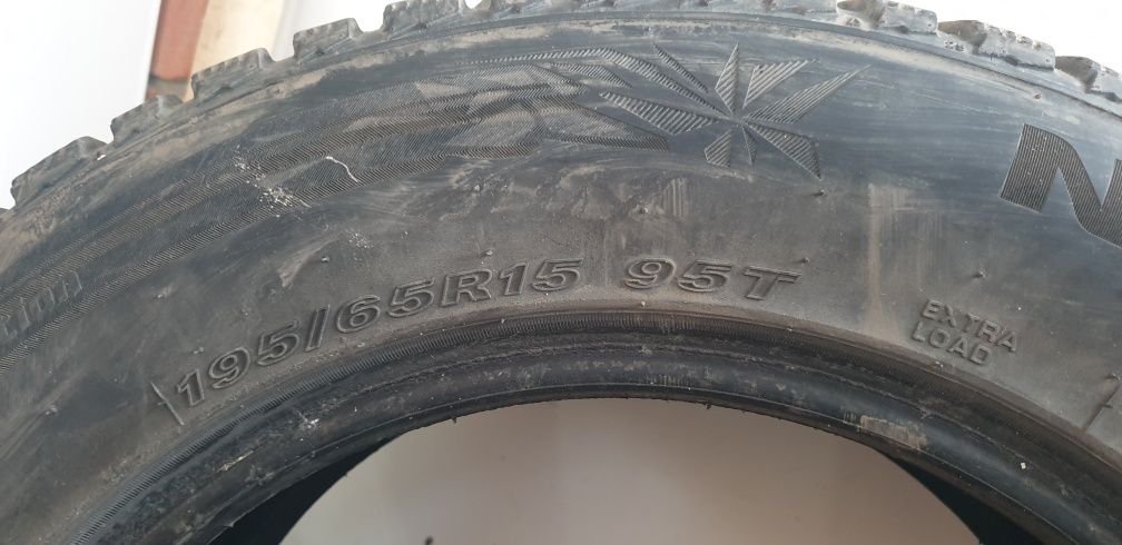 NEXEN. Продам зимние резины шины баллоны 2 шт 195/65/15 Корея. Нексен.